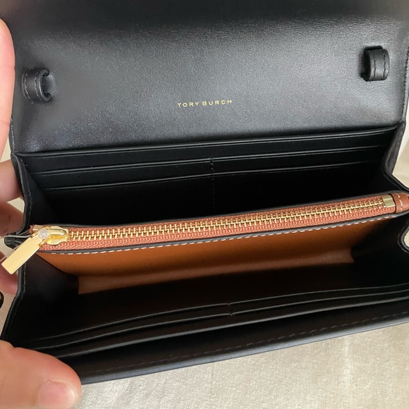 New✨ tory burch T monogram patent embossed wallet crossbody - Picture 8 of 16